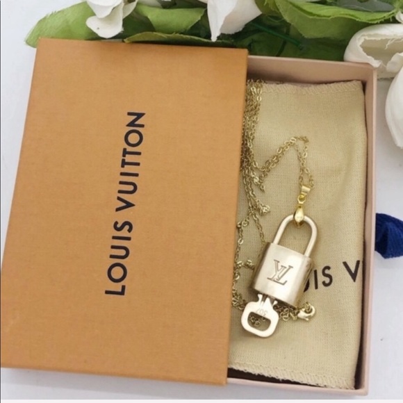 Louis Vuitton Jewelry - Louis Vuitton lock & key with gold necklace